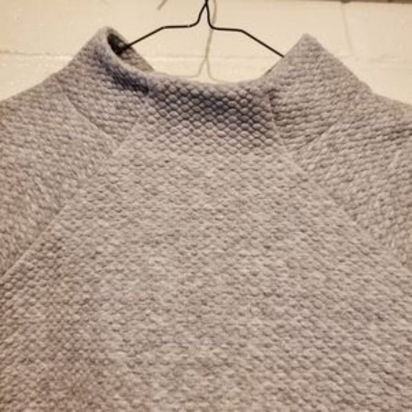 3 for $30!  Zella Athletic Pullover Top Girl's Size L - Picture 3 of 8